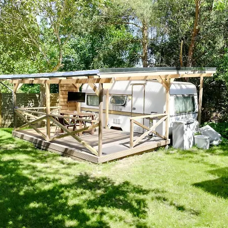 Caravan キャンプ場 *